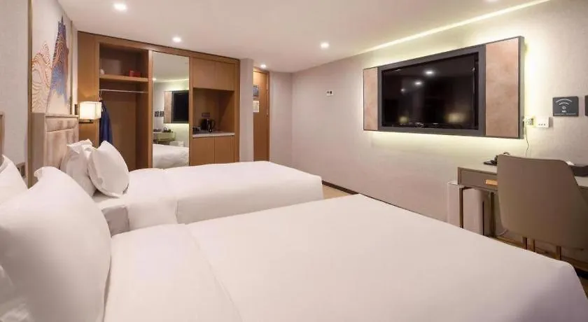 Hongqiao Pujue International Zhongshan Park Metro Station Shanghai Hotel